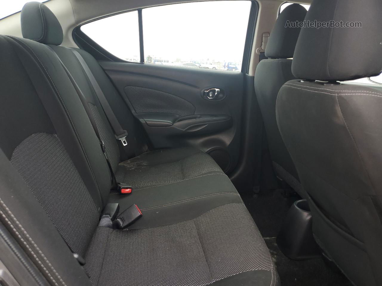 2018 Nissan Versa S Серый vin: 3N1CN7APXJL863088