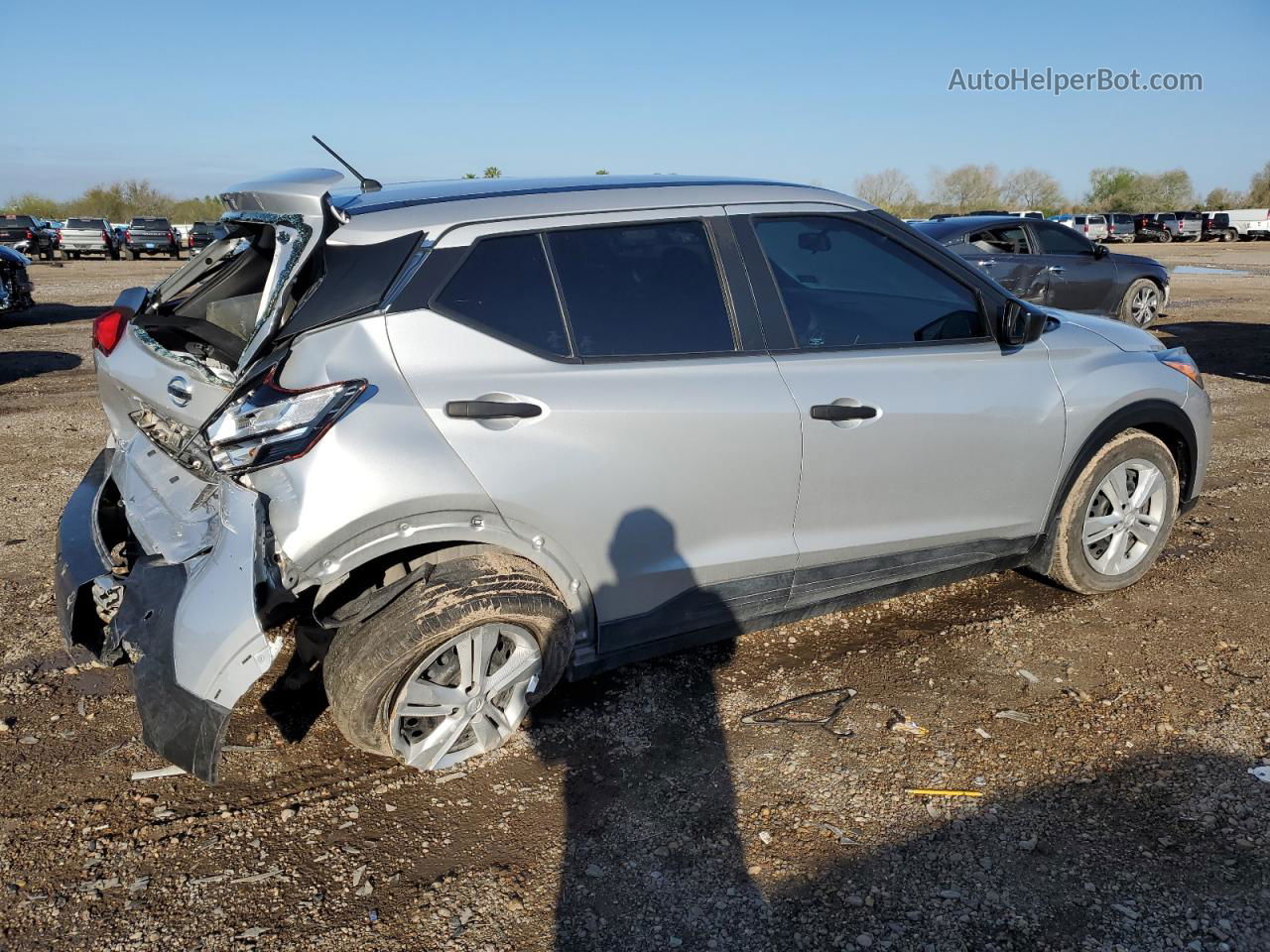 2020 Nissan Kicks S Серебряный vin: 3N1CP5BV0LL500846