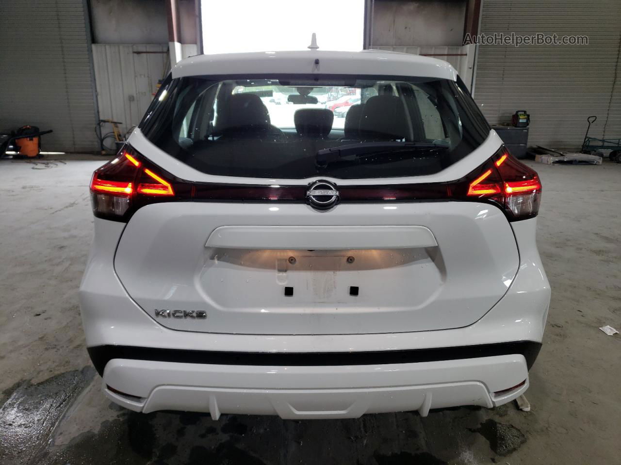 2022 Nissan Kicks S White vin: 3N1CP5BV0NL505581