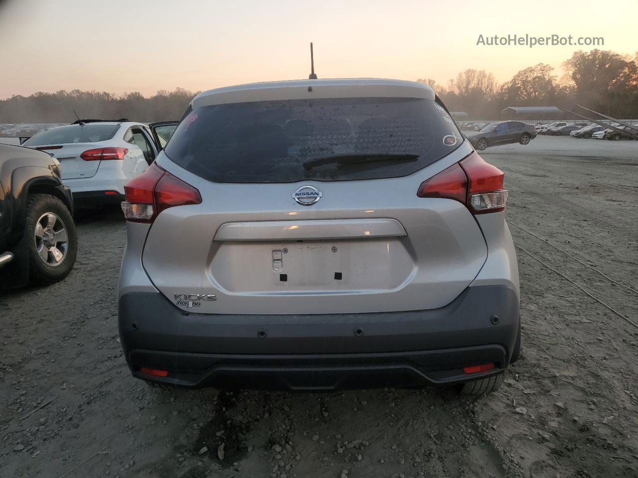 2020 Nissan Kicks S Серебряный vin: 3N1CP5BV1LL494961