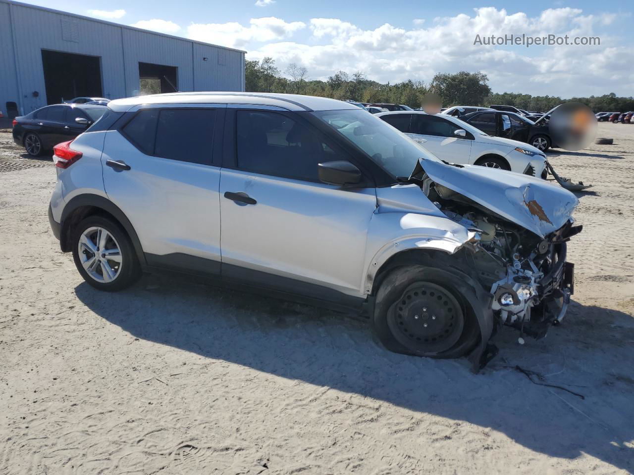 2020 Nissan Kicks S Серебряный vin: 3N1CP5BV1LL513797