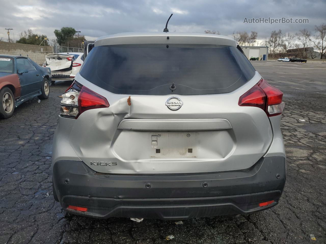 2020 Nissan Kicks S Silver vin: 3N1CP5BV3LL579901