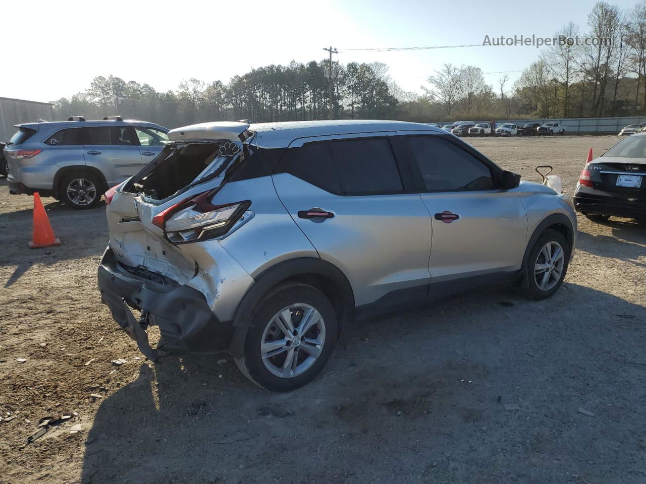 2020 Nissan Kicks S Серебряный vin: 3N1CP5BV4LL535230