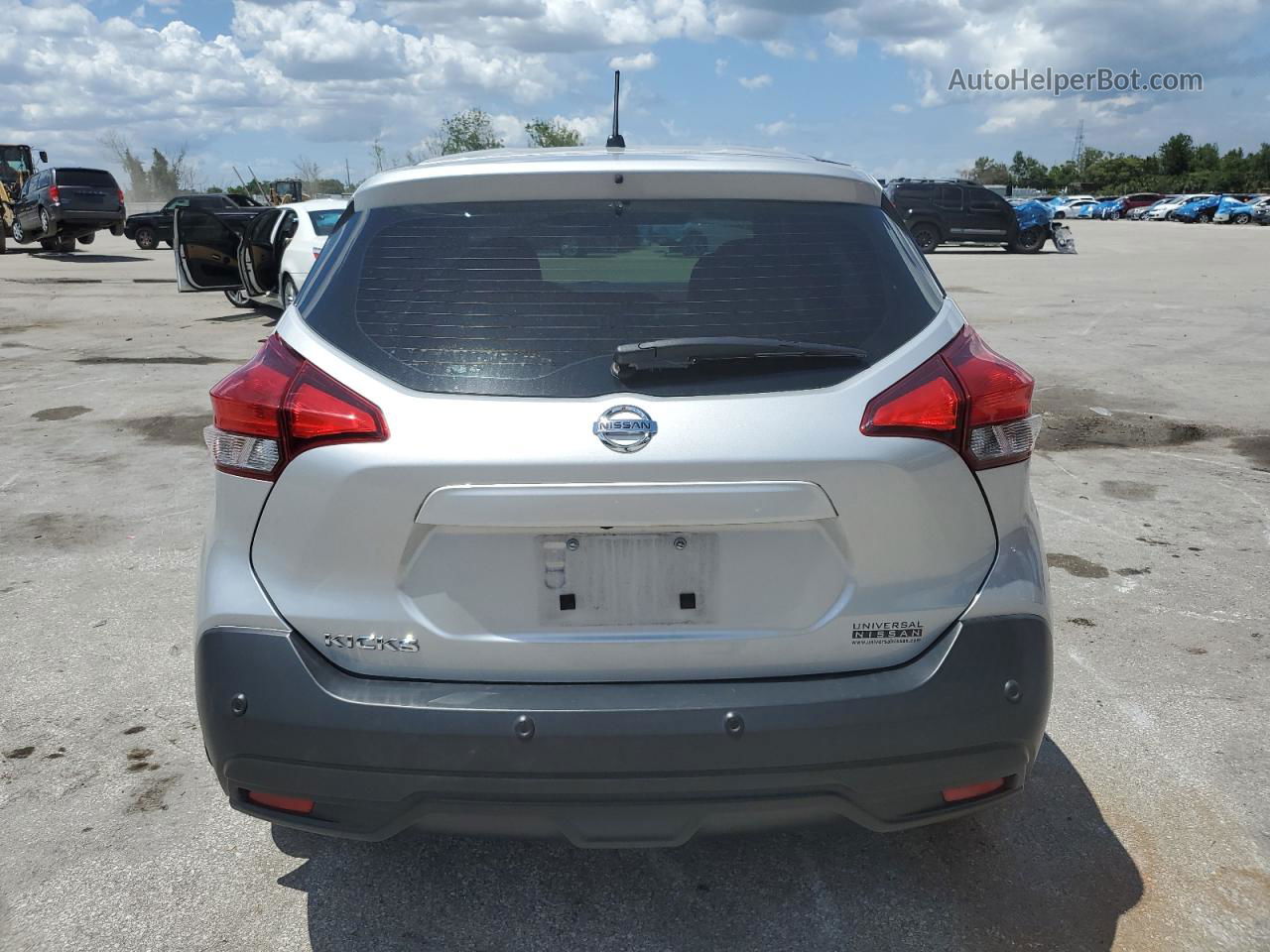 2020 Nissan Kicks S Silver vin: 3N1CP5BV6LL562929