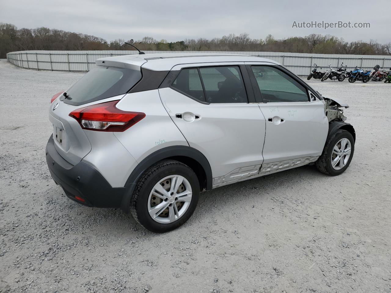 2020 Nissan Kicks S Silver vin: 3N1CP5BVXLL567678