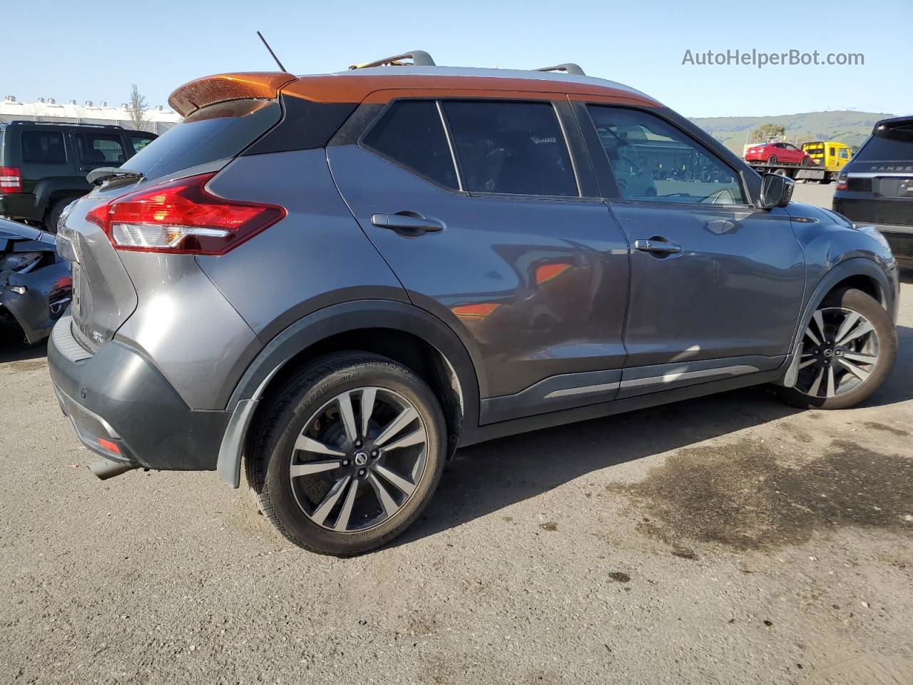 2018 Nissan Kicks S Двухцветный vin: 3N1CP5CU1JL504908