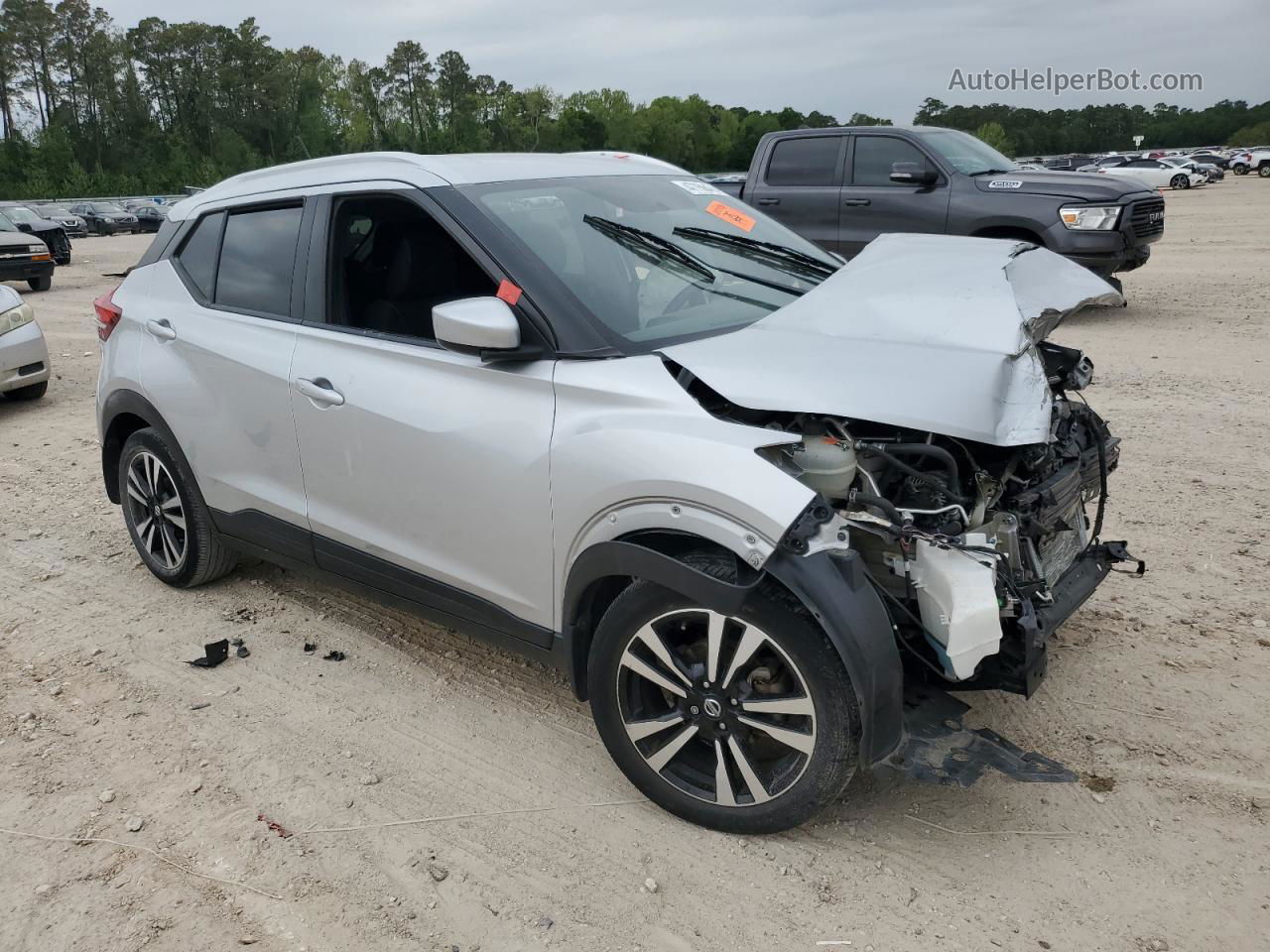 2018 Nissan Kicks S Silver vin: 3N1CP5CU1JL516265