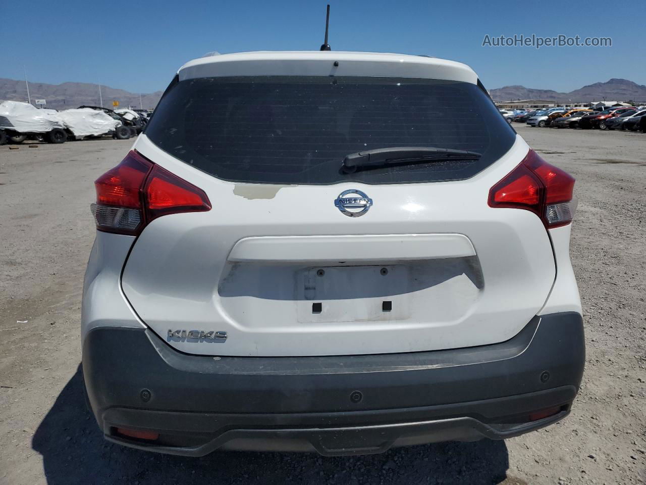 2018 Nissan Kicks S White vin: 3N1CP5CU1JL518422