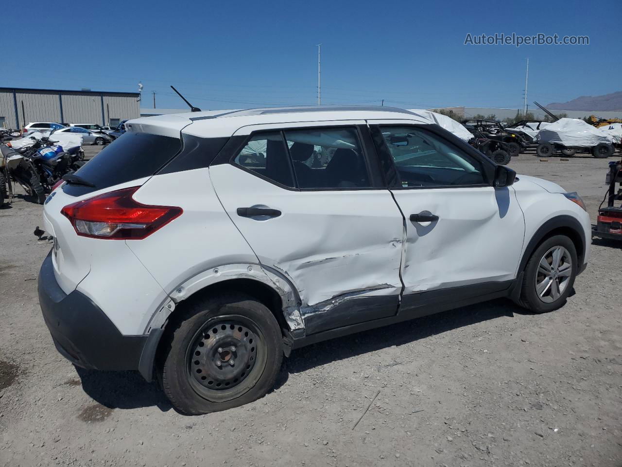 2018 Nissan Kicks S White vin: 3N1CP5CU1JL518422