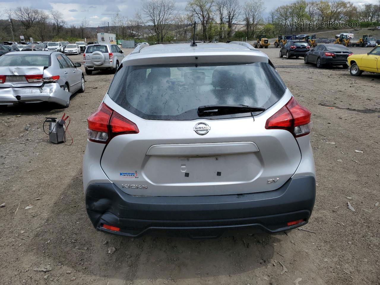 2018 Nissan Kicks S Silver vin: 3N1CP5CU1JL534426