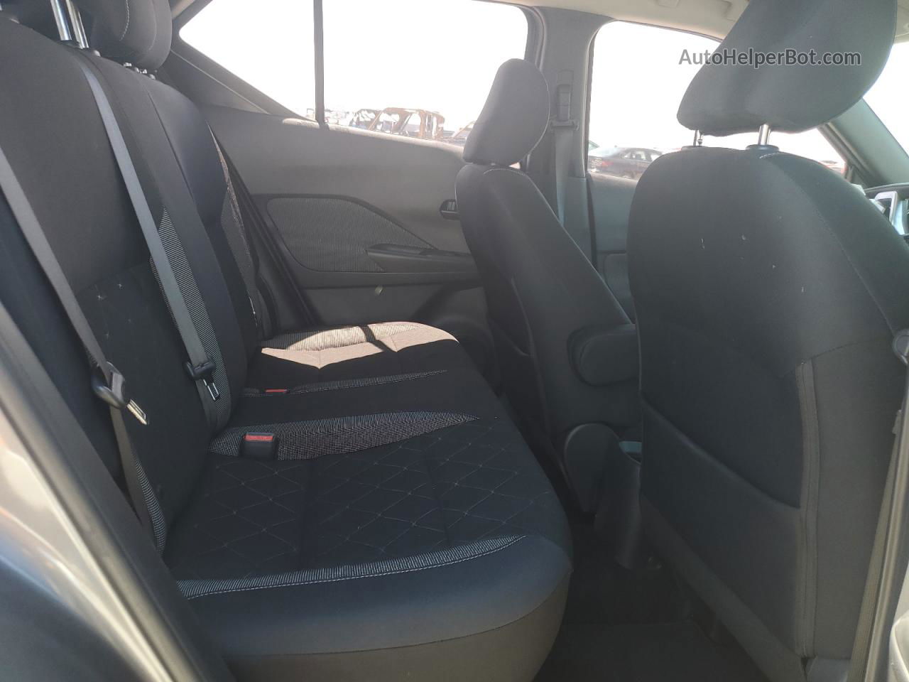 2018 Nissan Kicks S Серый vin: 3N1CP5CU1JL538427