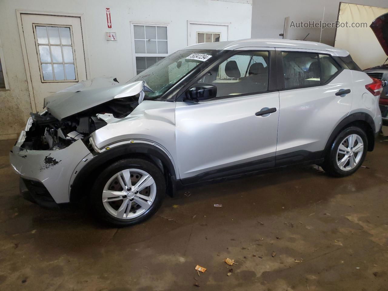 2018 Nissan Kicks S Silver vin: 3N1CP5CU5JL525339