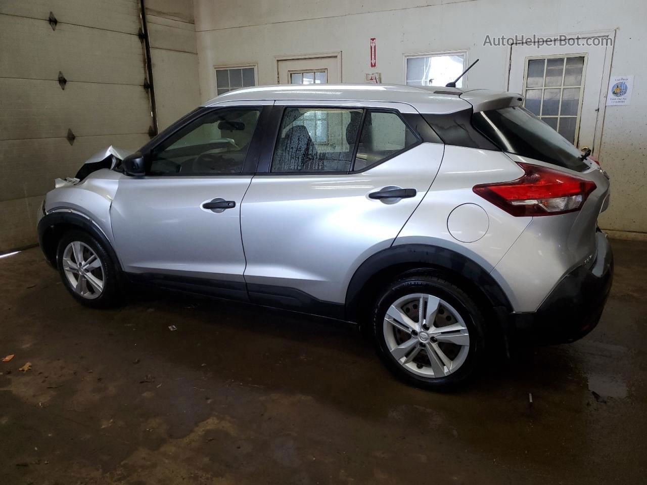 2018 Nissan Kicks S Silver vin: 3N1CP5CU5JL525339