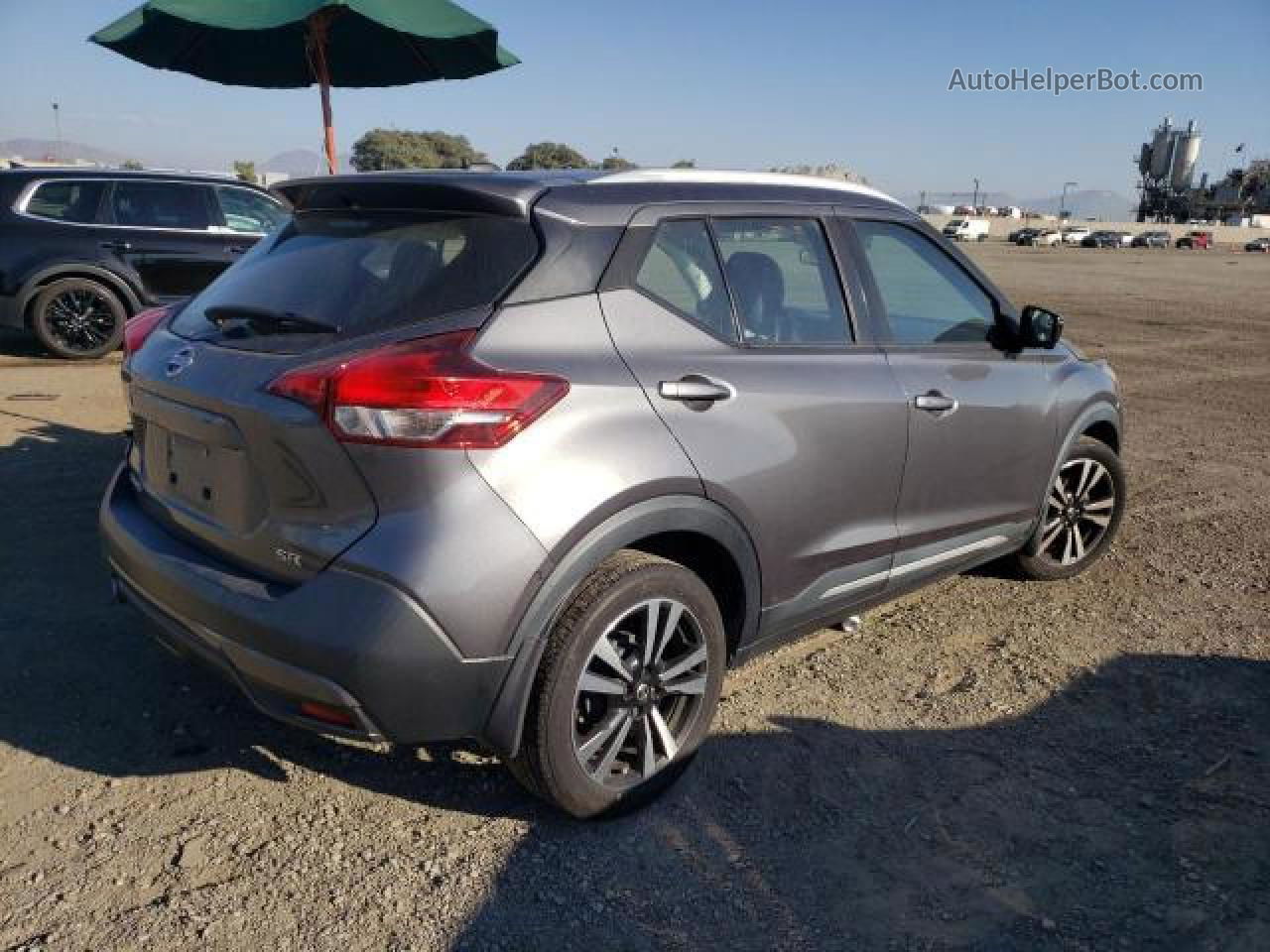 2018 Nissan Kicks S Gray vin: 3N1CP5CU7JL511393