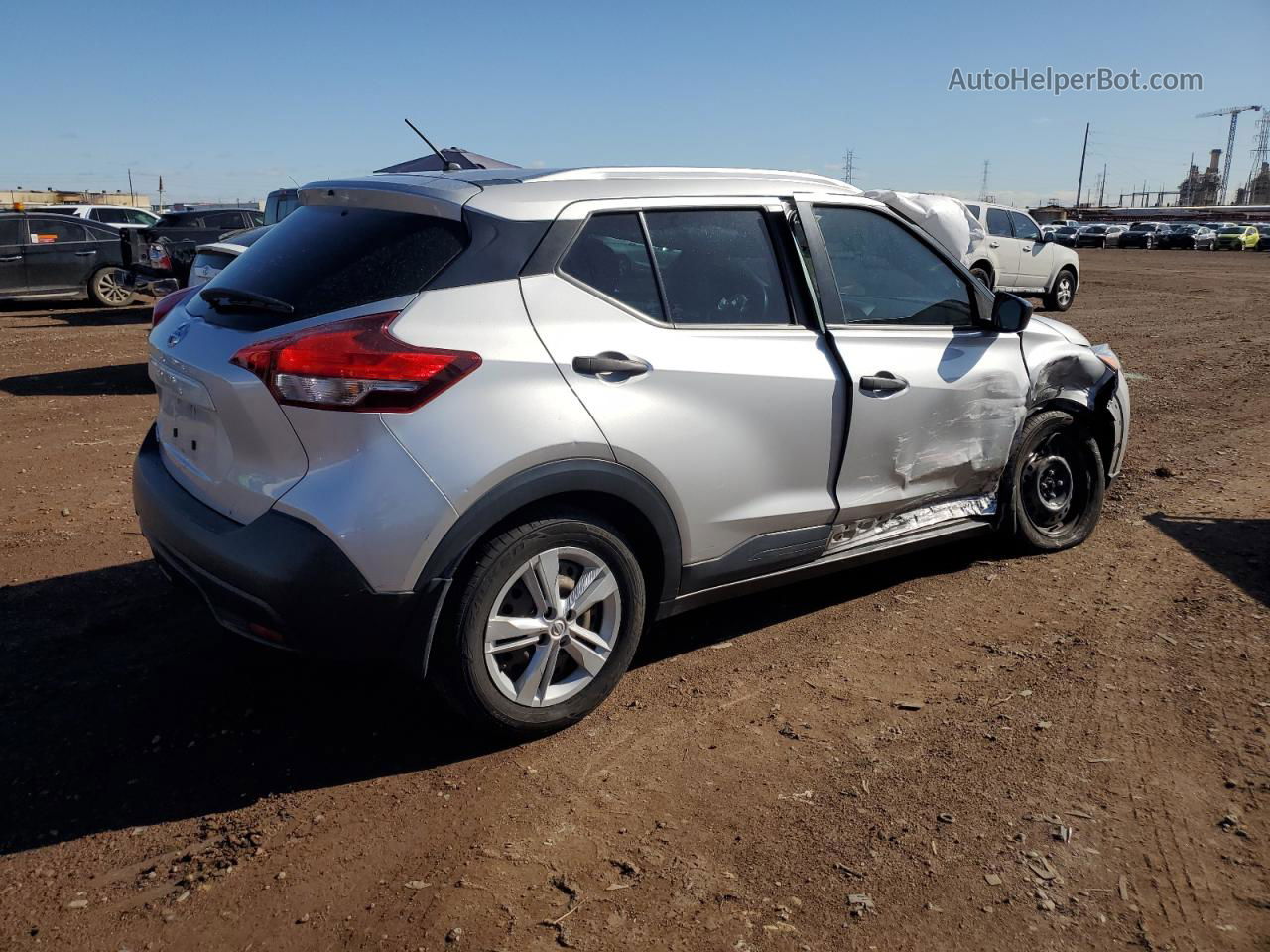 2018 Nissan Kicks S Серебряный vin: 3N1CP5CU7JL517047