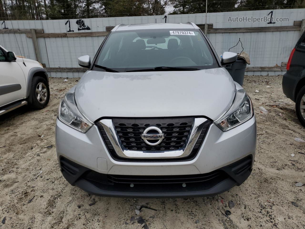 2018 Nissan Kicks S Серебряный vin: 3N1CP5CU7JL531028