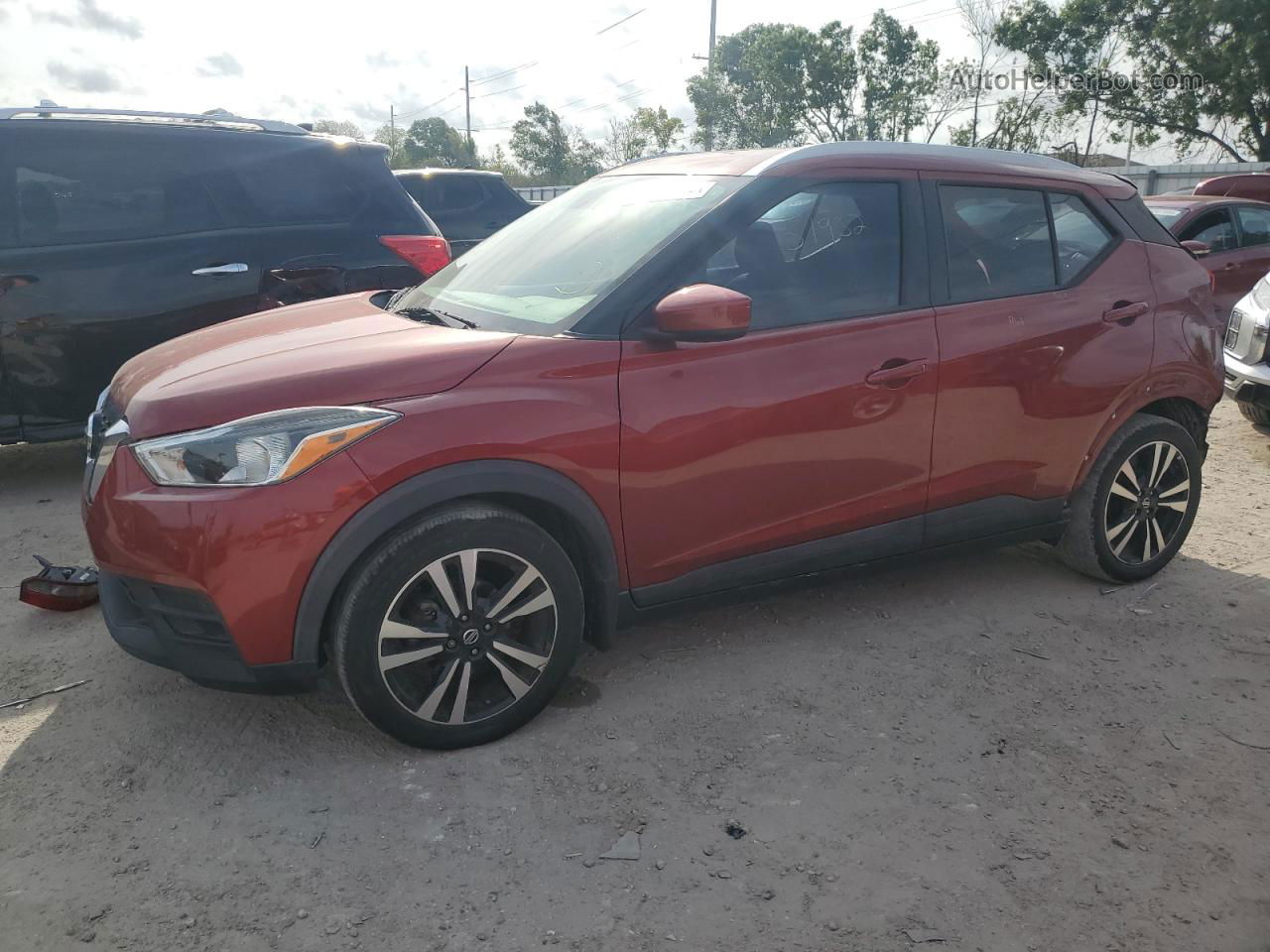 2018 Nissan Kicks S Red vin: 3N1CP5CU9JL508849