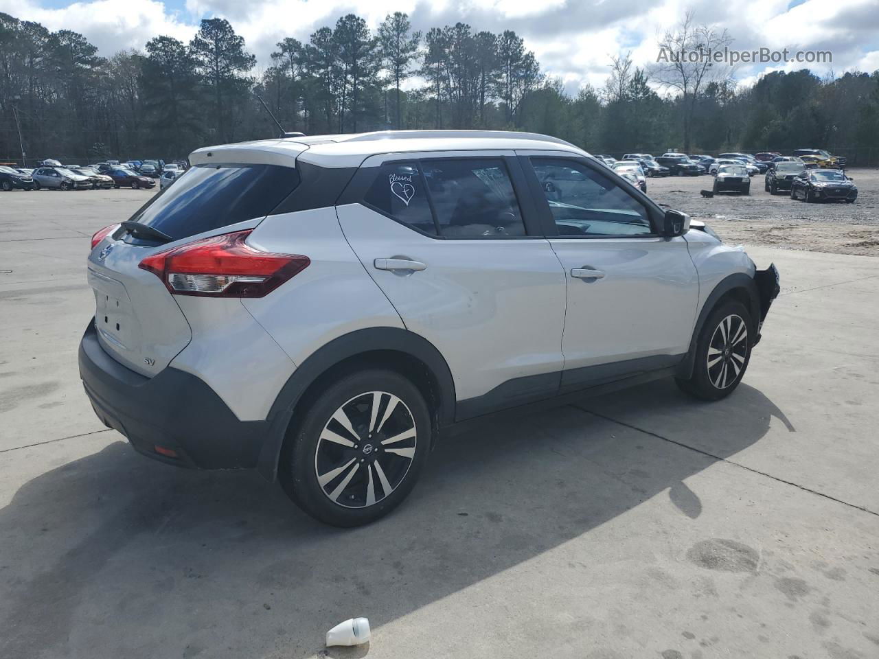 2018 Nissan Kicks S Серебряный vin: 3N1CP5CU9JL510388