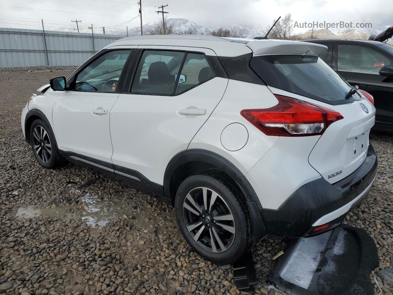 2018 Nissan Kicks S White vin: 3N1CP5CU9JL521424