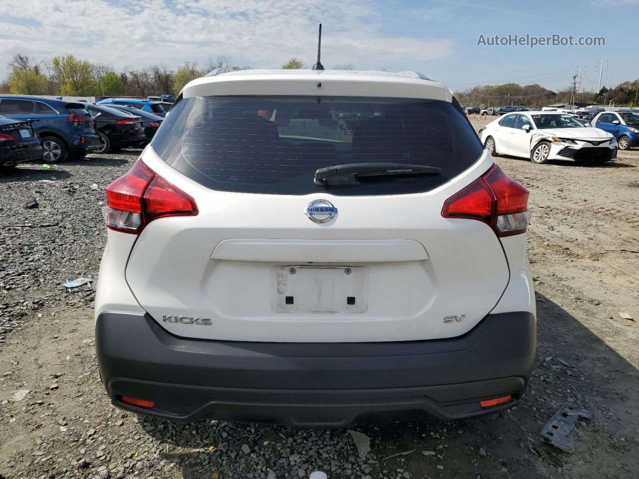 2018 Nissan Kicks S White vin: 3N1CP5CU9JL534139