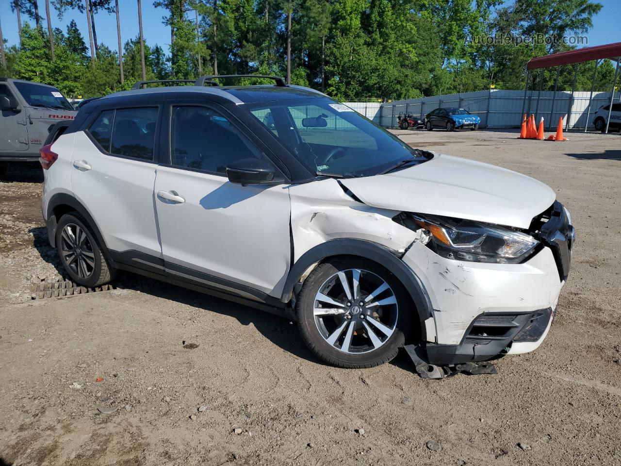 2018 Nissan Kicks S White vin: 3N1CP5CUXJL509525