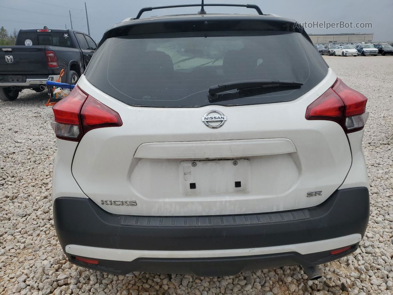 2018 Nissan Kicks S White vin: 3N1CP5CUXJL541343