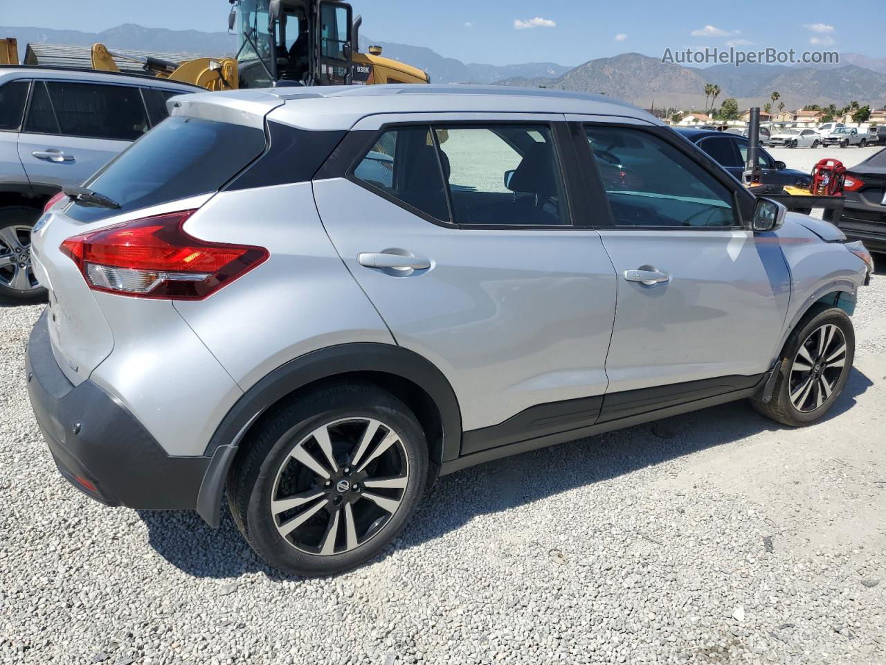 2020 Nissan Kicks Sv Silver vin: 3N1CP5CV0LL542528