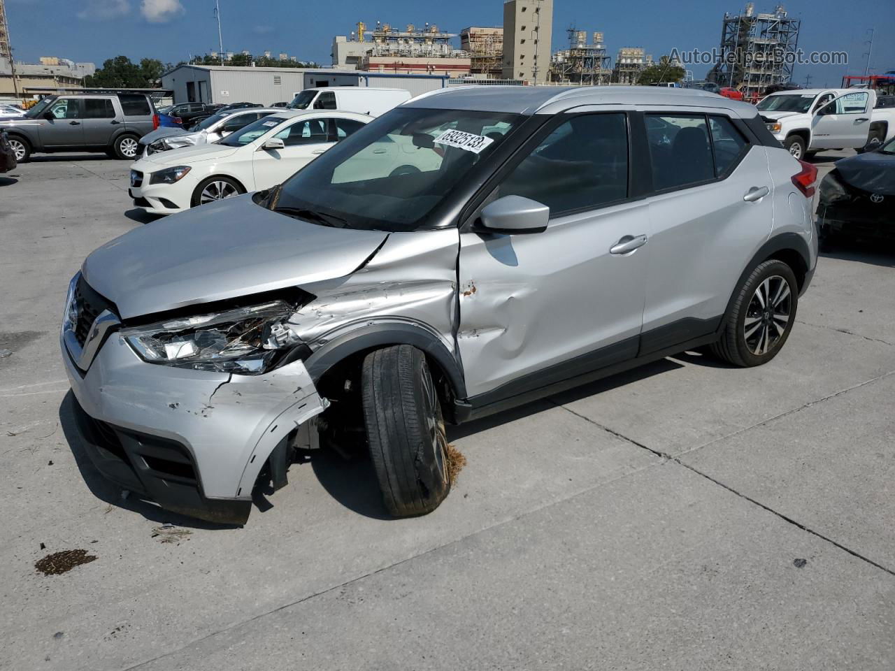 2020 Nissan Kicks Sv Серебряный vin: 3N1CP5CV1LL517461