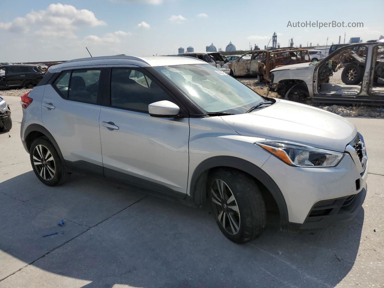 2020 Nissan Kicks Sv Серебряный vin: 3N1CP5CV1LL517461