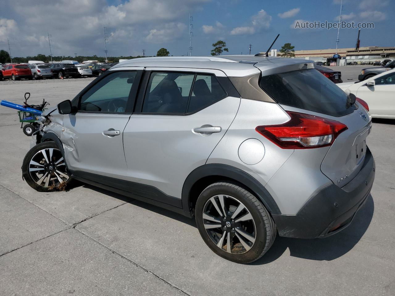 2020 Nissan Kicks Sv Silver vin: 3N1CP5CV1LL517461