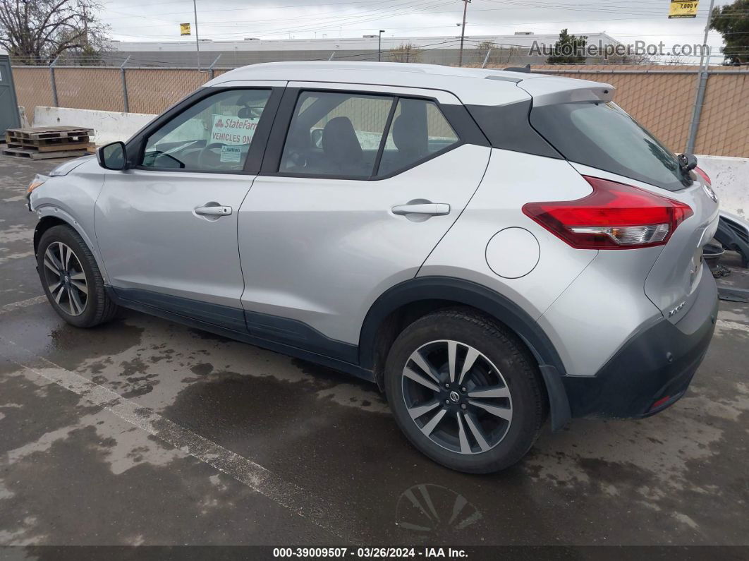 2020 Nissan Kicks Sv Xtronic Cvt Серебряный vin: 3N1CP5CV1LL575490