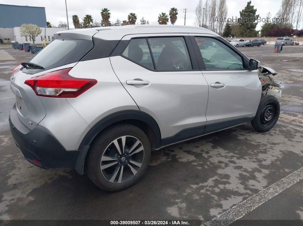 2020 Nissan Kicks Sv Xtronic Cvt Серебряный vin: 3N1CP5CV1LL575490