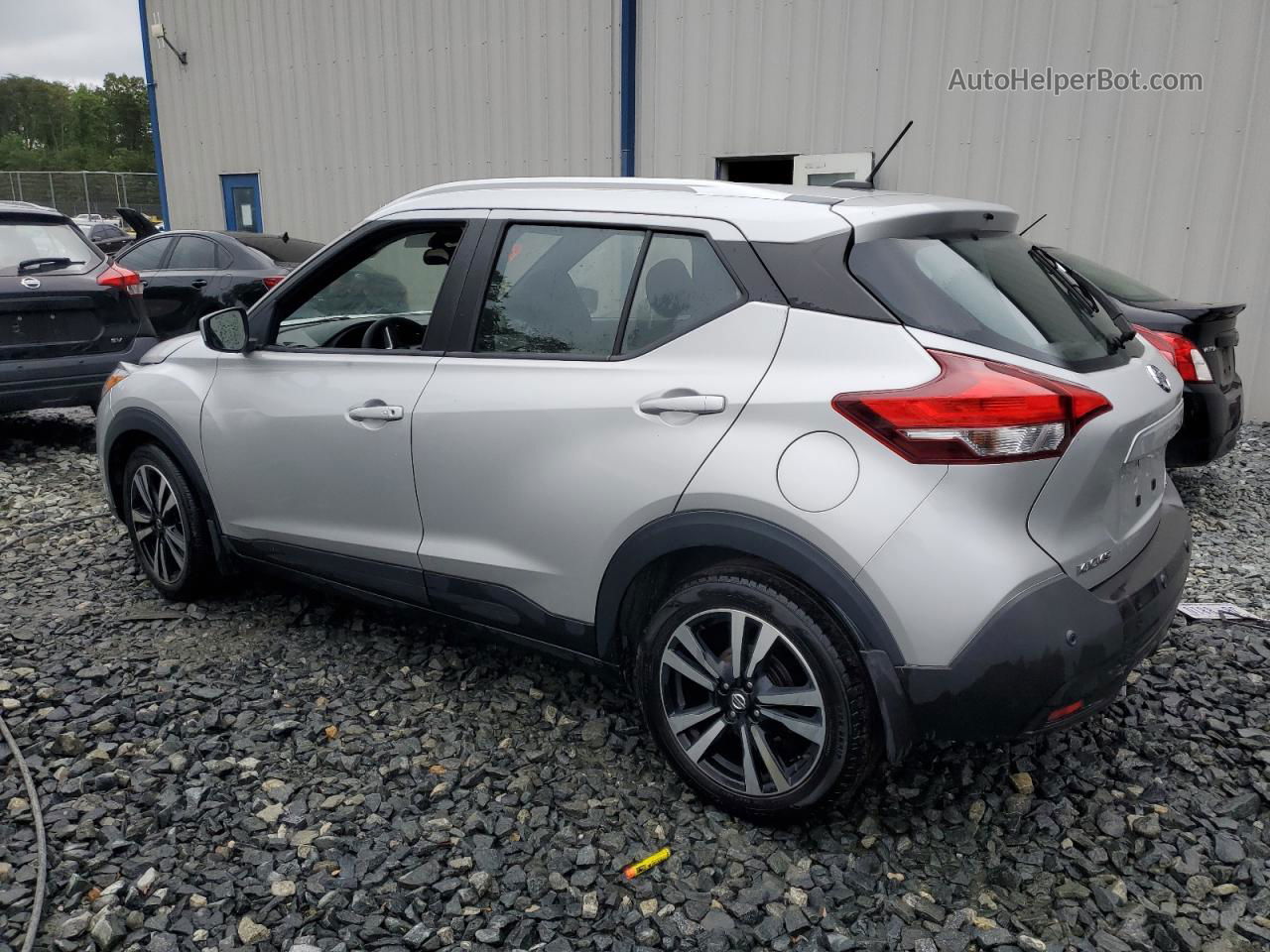 2020 Nissan Kicks Sv Серебряный vin: 3N1CP5CV2LL514214