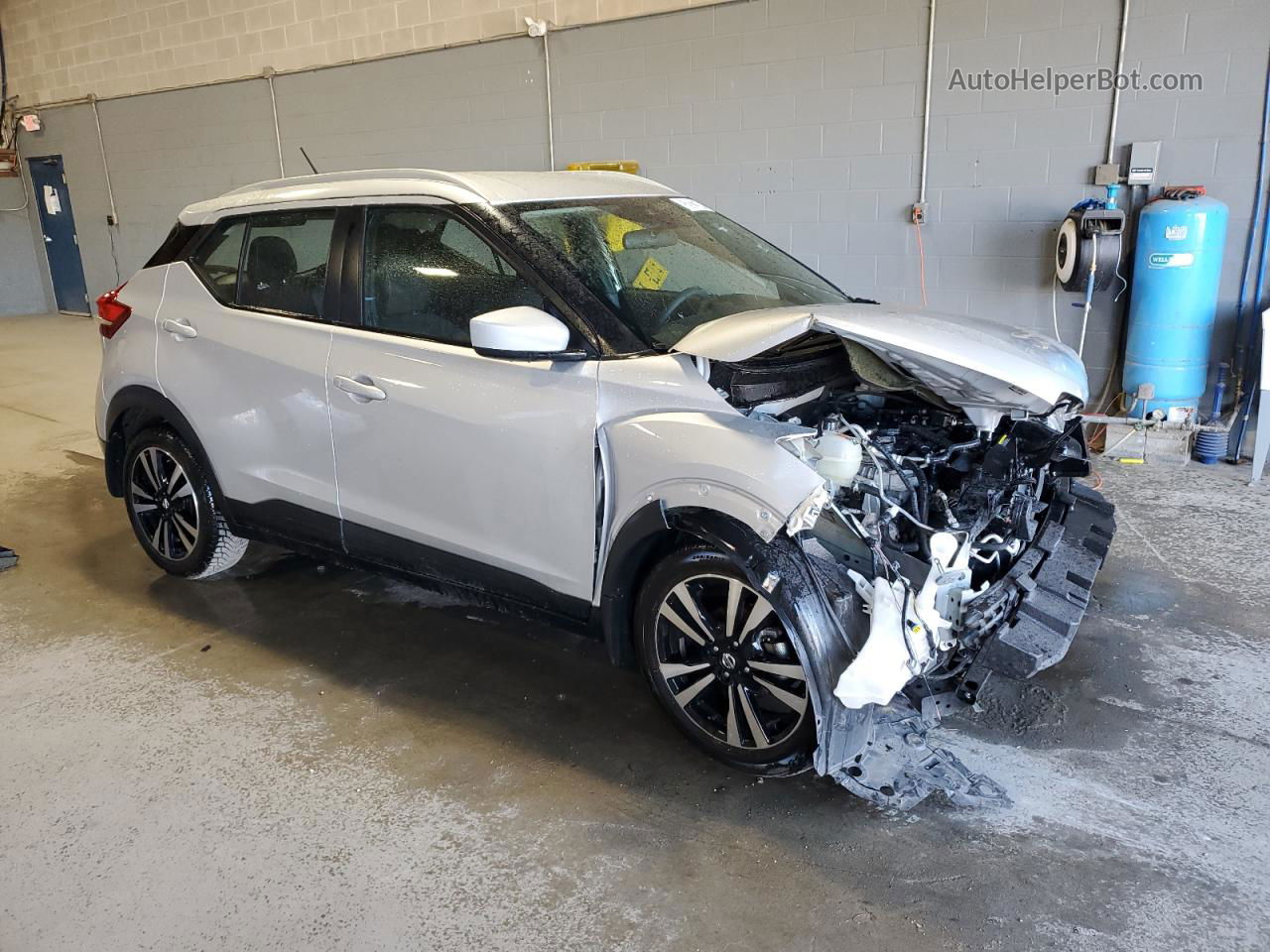 2020 Nissan Kicks Sv Silver vin: 3N1CP5CV2LL525620