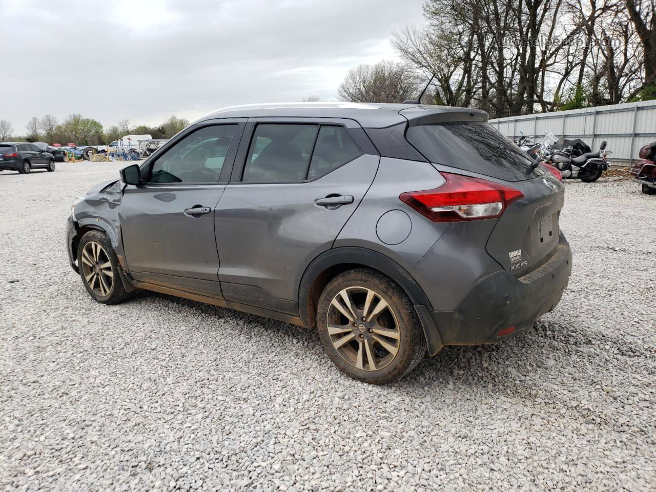 2020 Nissan Kicks Sv Gray vin: 3N1CP5CV3LL556083