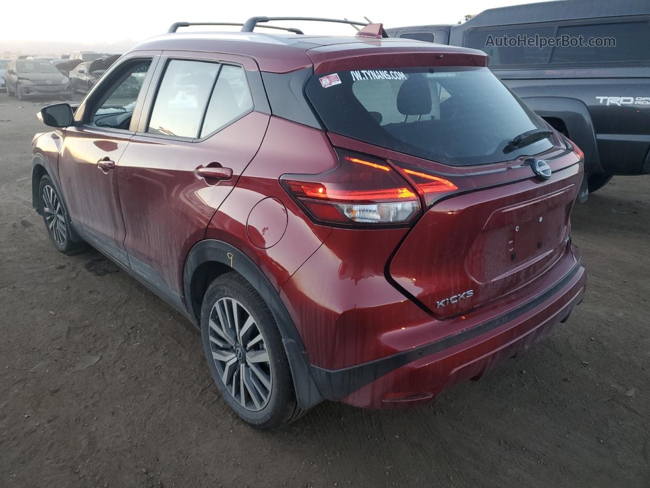 2022 Nissan Kicks Sv Бордовый vin: 3N1CP5CV3NL483736