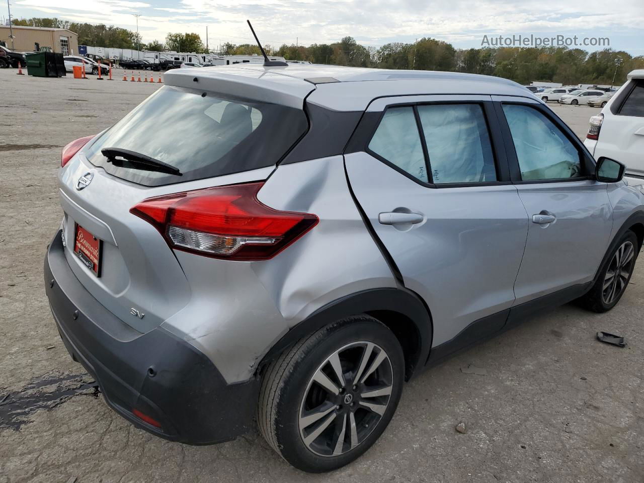 2020 Nissan Kicks Sv Silver vin: 3N1CP5CV4LL509791