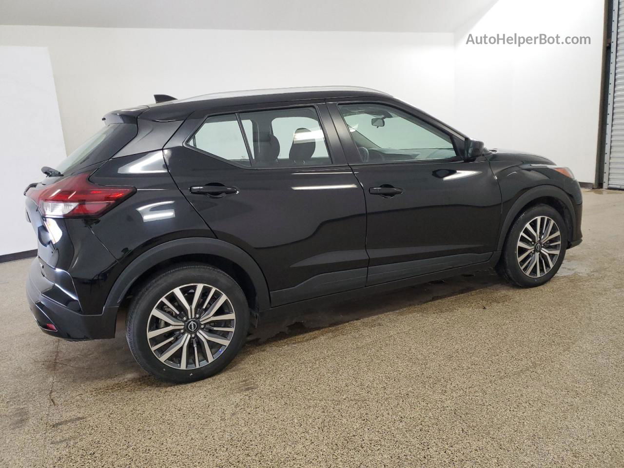 2022 Nissan Kicks Sv Черный vin: 3N1CP5CV4NL490131