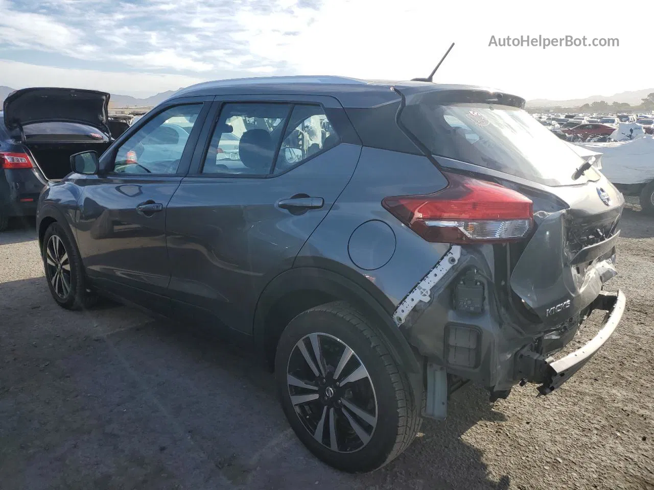 2020 Nissan Kicks Sv Gray vin: 3N1CP5CV5LL511548