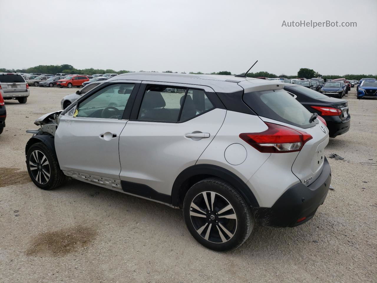 2020 Nissan Kicks Sv Silver vin: 3N1CP5CV5LL517236