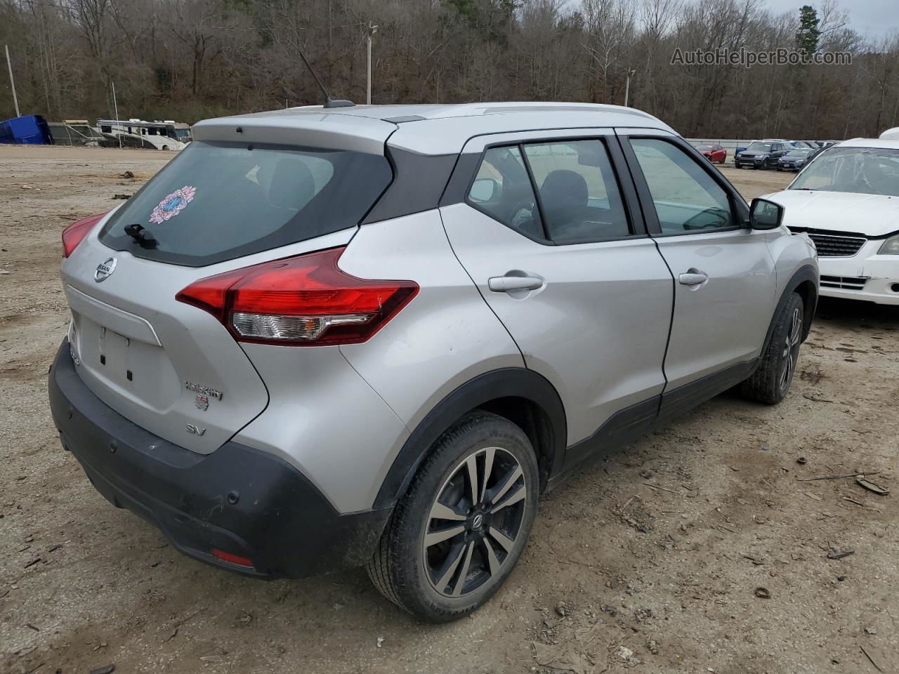 2020 Nissan Kicks Sv Серебряный vin: 3N1CP5CV7LL502849