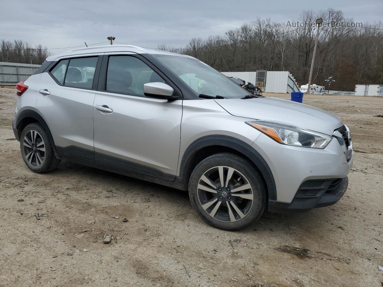 2020 Nissan Kicks Sv Silver vin: 3N1CP5CV7LL502849