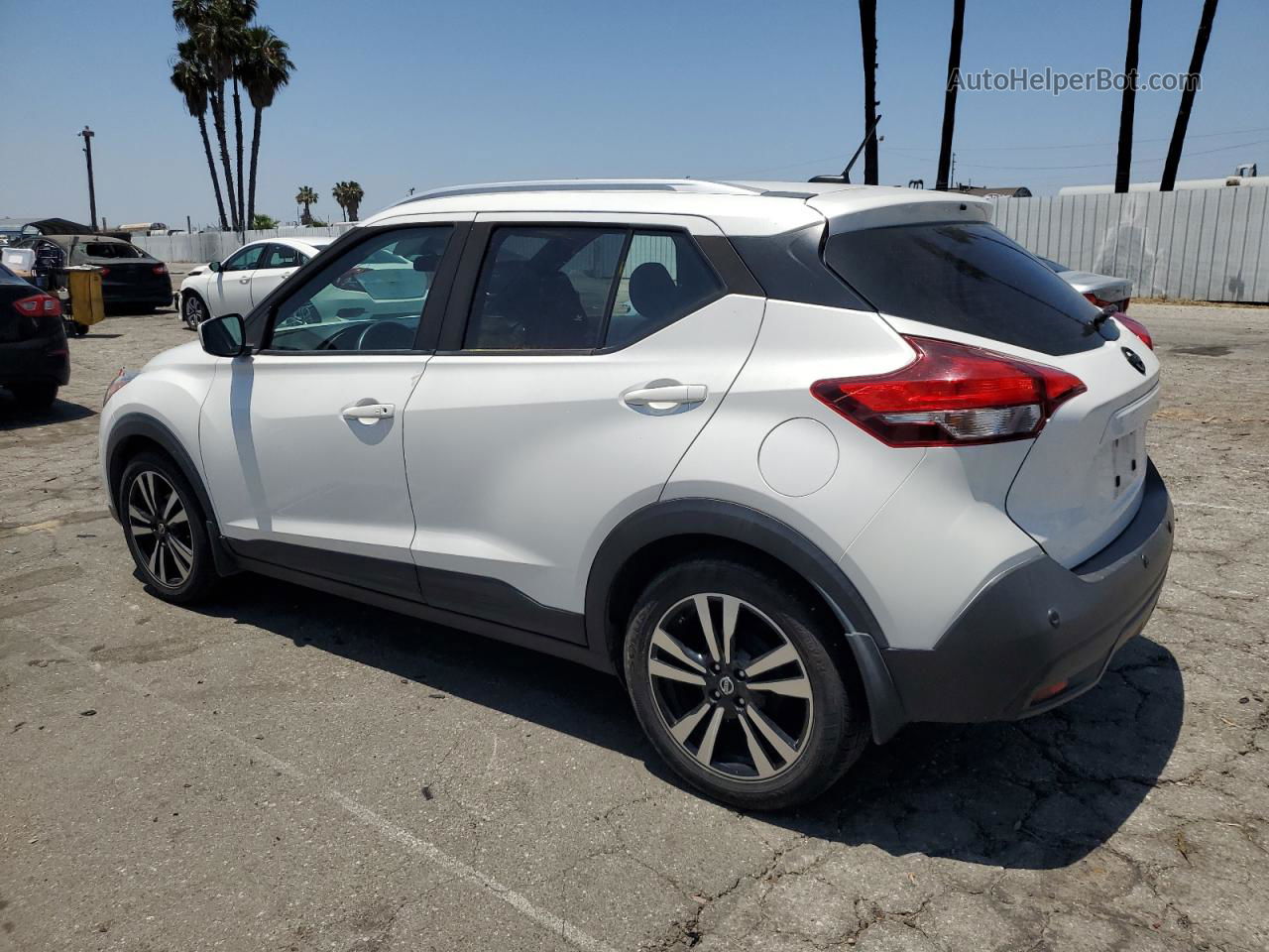 2020 Nissan Kicks Sv White vin: 3N1CP5CV7LL508666