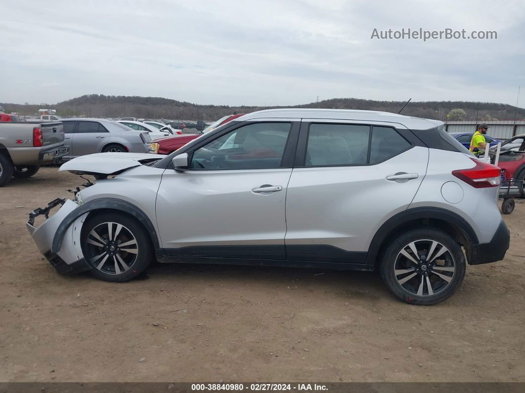 2020 Nissan Kicks Sv Xtronic Cvt Silver vin: 3N1CP5CV8LL488489