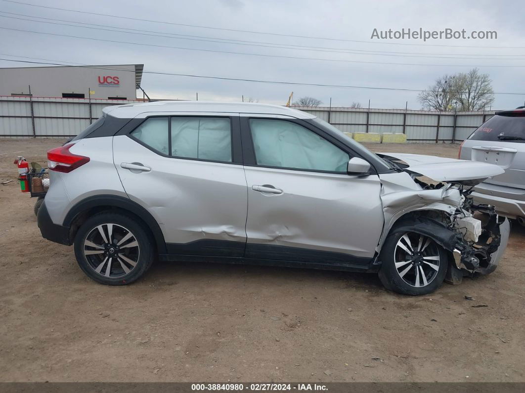 2020 Nissan Kicks Sv Xtronic Cvt Silver vin: 3N1CP5CV8LL488489