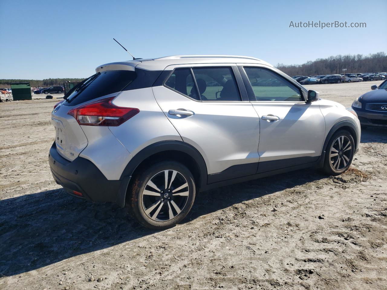 2020 Nissan Kicks Sv Silver vin: 3N1CP5CV9LL543869