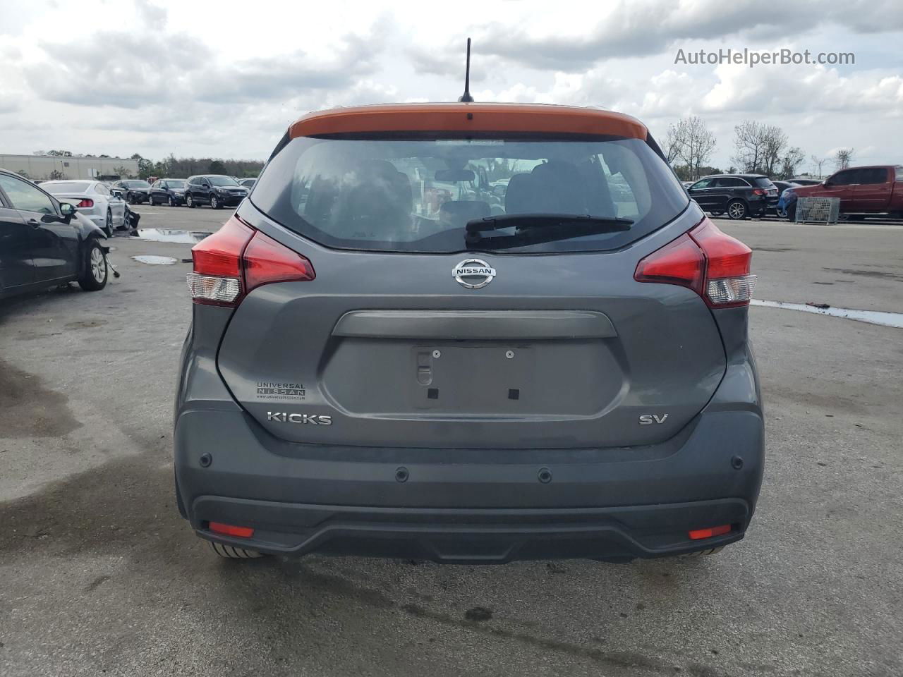 2020 Nissan Kicks Sv Two Tone vin: 3N1CP5CVXLL499008