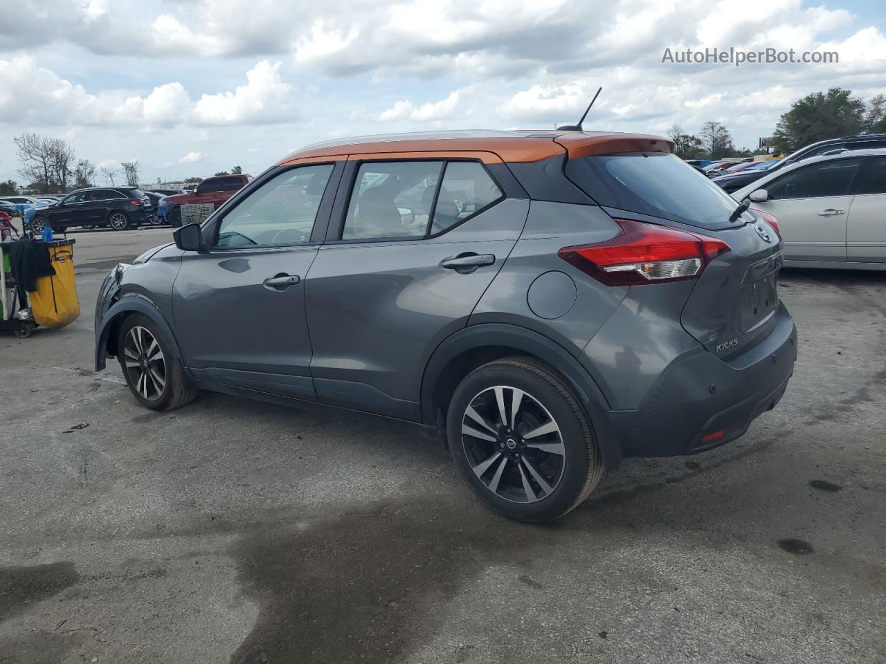 2020 Nissan Kicks Sv Two Tone vin: 3N1CP5CVXLL499008