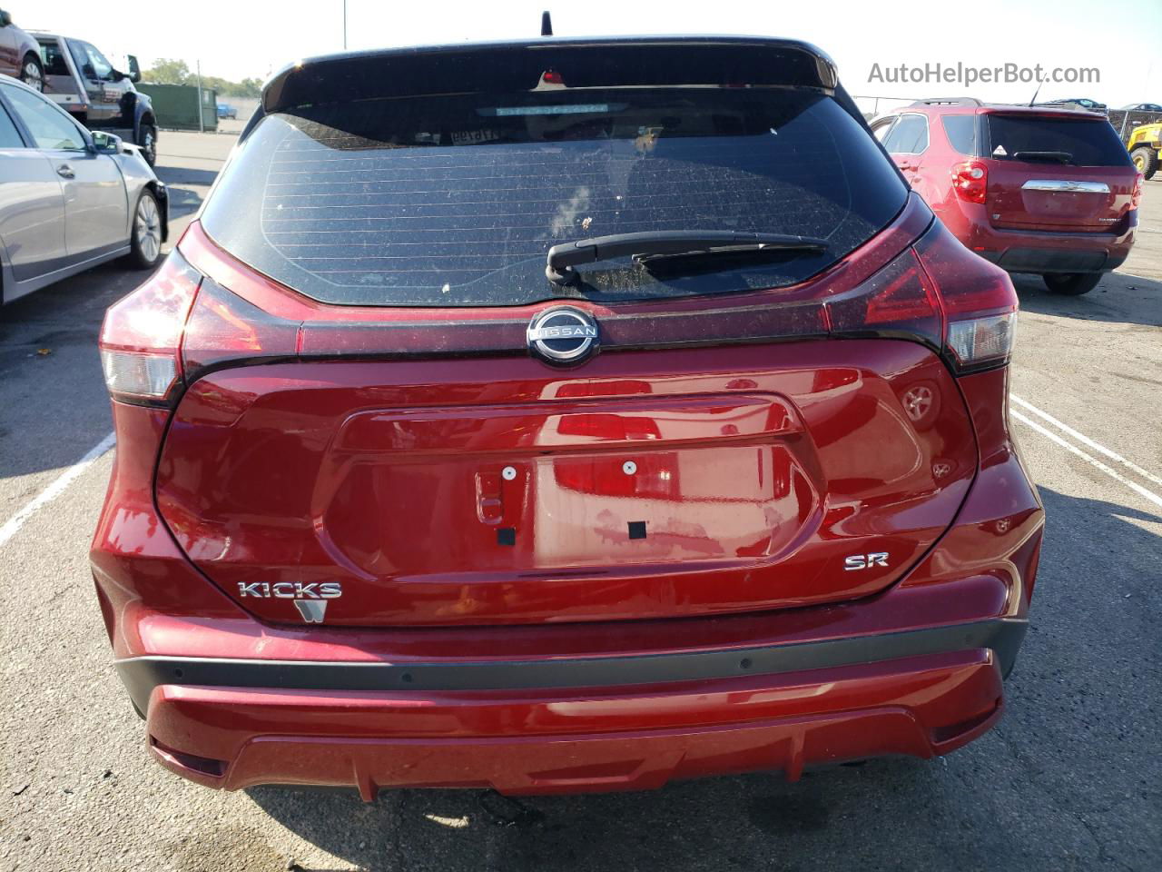 2022 Nissan Kicks Sr Burgundy vin: 3N1CP5DV3NL478132