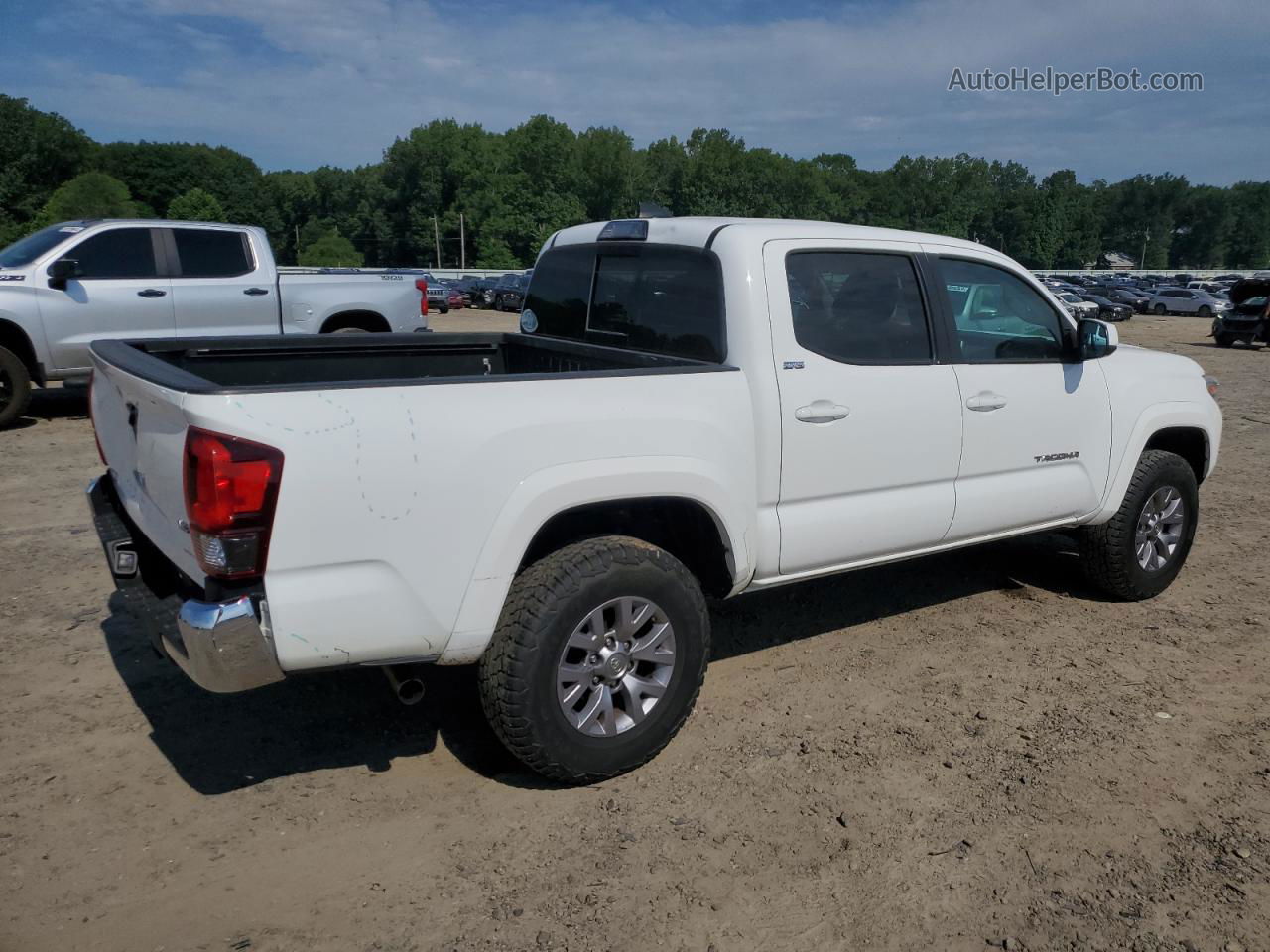 2019 Toyota Tacoma Double Cab White vin: 3TMAZ5CN0KM102686